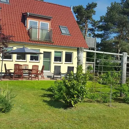 Gelbes Haus - Ostseeurlaub Bei Freunden * Pruchten